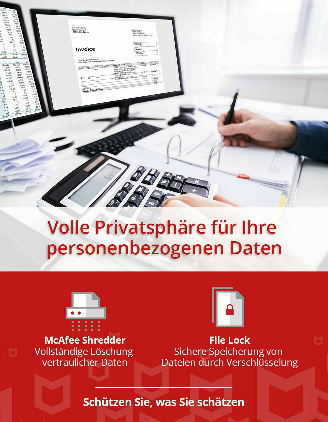 Schreibtisch mit Datenschutz-Werbung